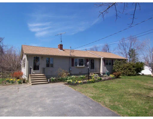 Unit for sale at 12 Chamberlain Rd, Sterling, MA 01564