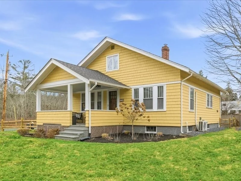 Unit for sale at 734 Main St, Norwell, MA 02061