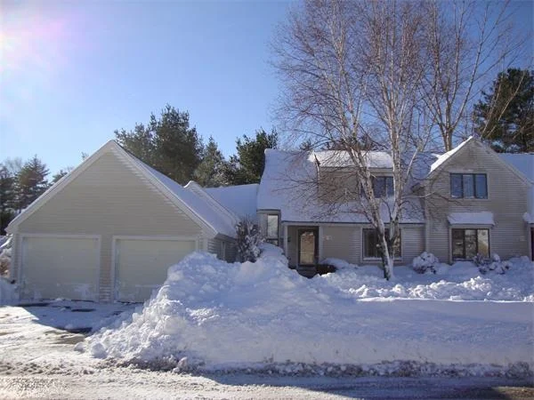 Unit for sale at 8 Niblick Way, North Reading, MA 01864