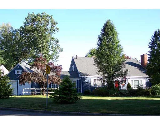 Unit for sale at 1343 Bradley Rd, Springfield, MA 01118
