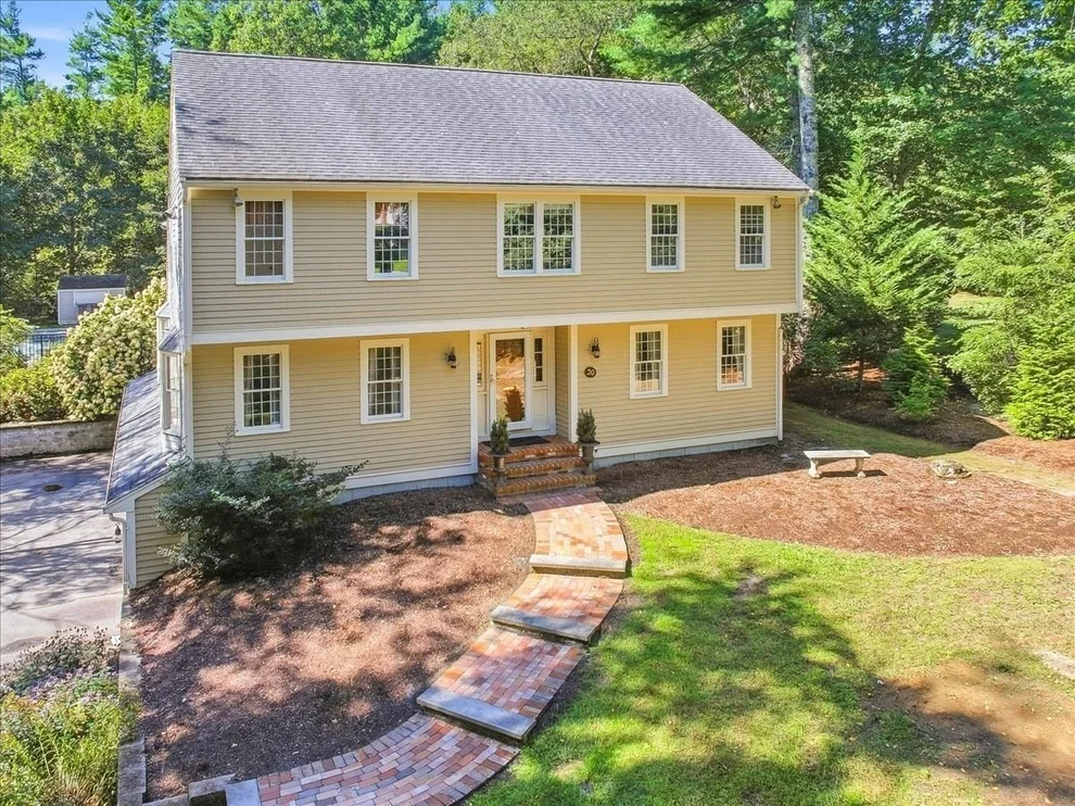 Unit for sale at 20 Tara Dr, Pembroke, MA 02359