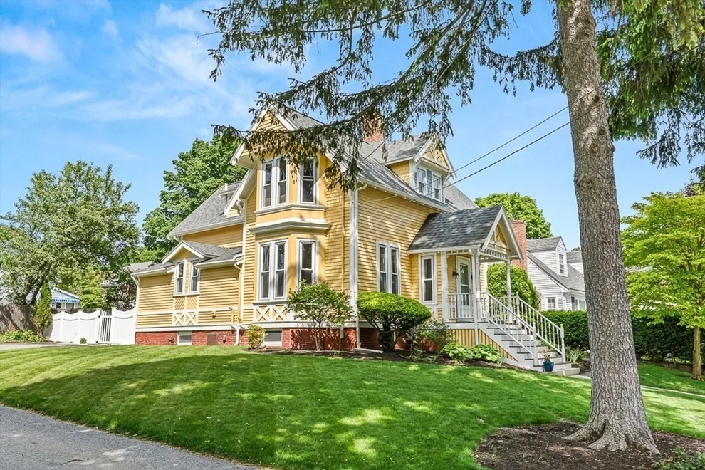 Unit for sale at 27 Brunswick Park, Melrose, MA 02176