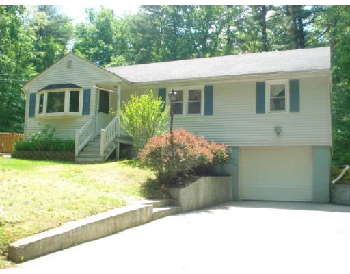 Unit for sale at 29 Gale Village Road, Newton, NH 03858