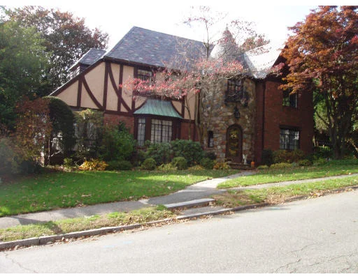 Unit for sale at 95 Reservoir Rd, Quincy, MA 02170