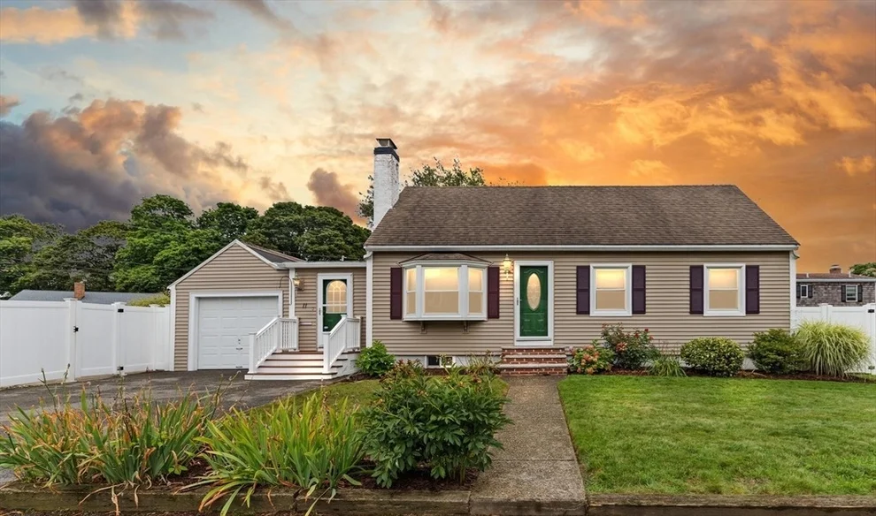 Unit for sale at 11 Old Farm Rd, Beverly, MA 01915