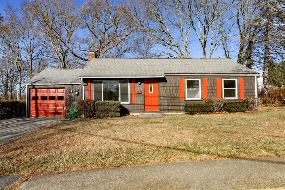 Unit for sale at 29 Woodedge Ave, Braintree, MA 02184