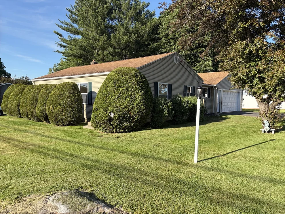 Unit for sale at 138 N Main St, Belchertown, MA 01007