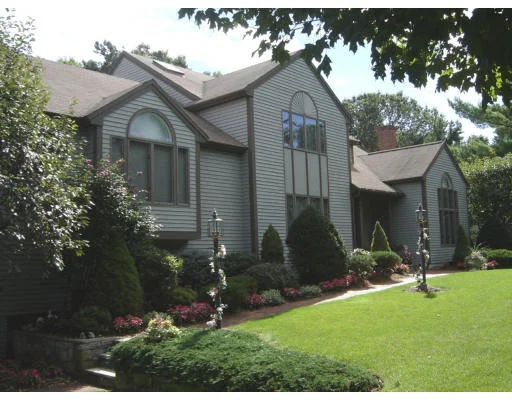 Unit for sale at 4 Wyncrest Circle, Andover, MA 01810
