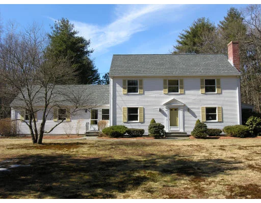 Unit for sale at 37 Yorkshire Rd, Dover, MA 02030