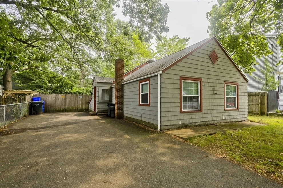Unit for sale at 145 Darling St, Springfield, MA 01151