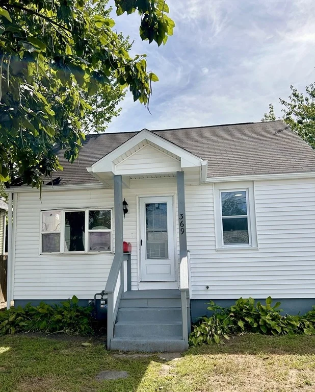 Unit for sale at 369 Cold Spring Ave, West Springfield, MA 01089
