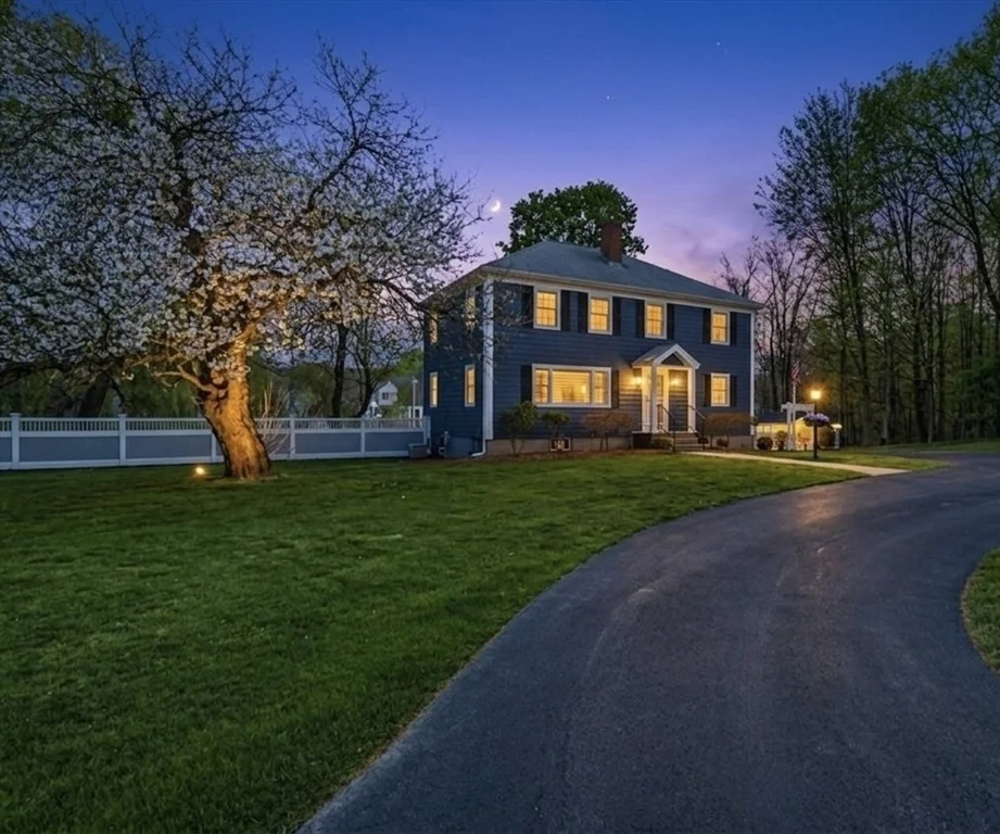 Unit for sale at 94 Howard St, Saugus, MA 01906