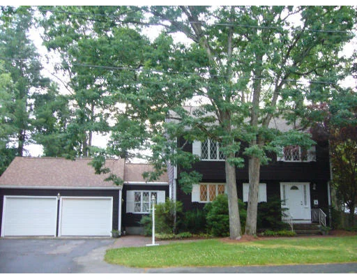 Unit for sale at 72 Rustic Dr, Weymouth, MA 02190