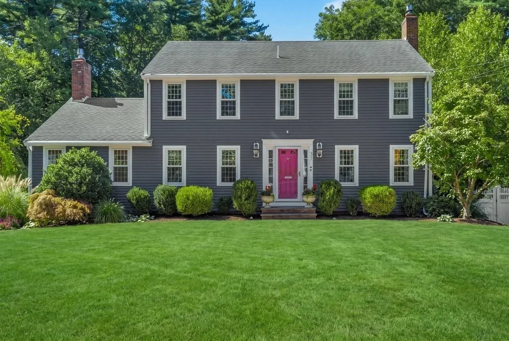 Unit for sale at 37 Stagecoach Rd, Hingham, MA 02043
