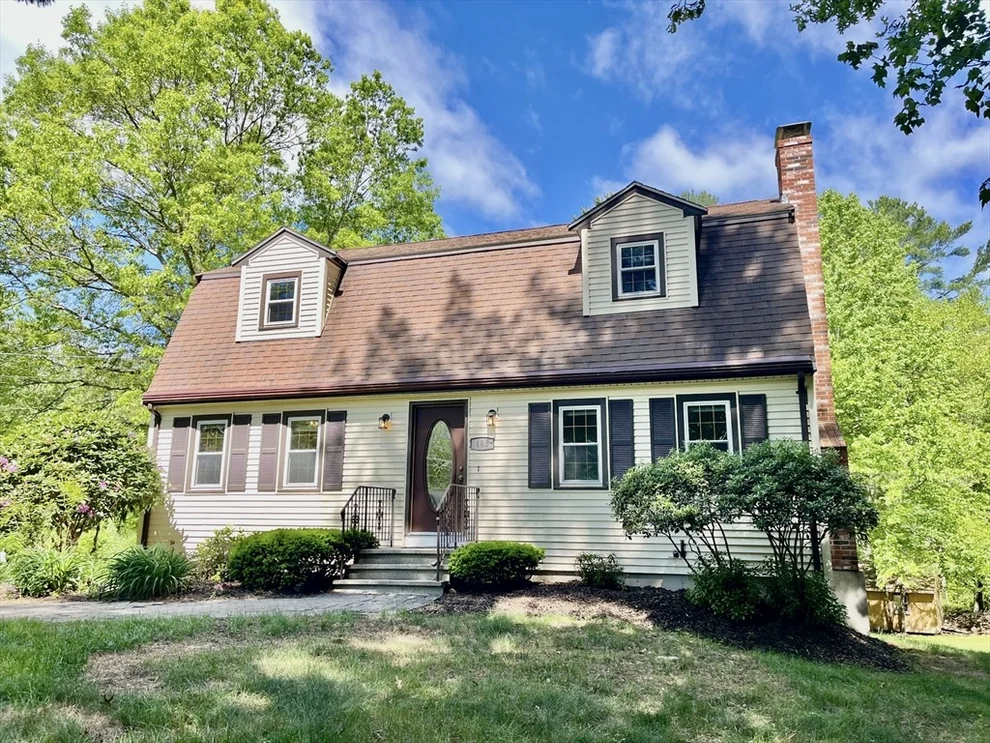 Unit for sale at 468 Lake St, Bellingham, MA 02019