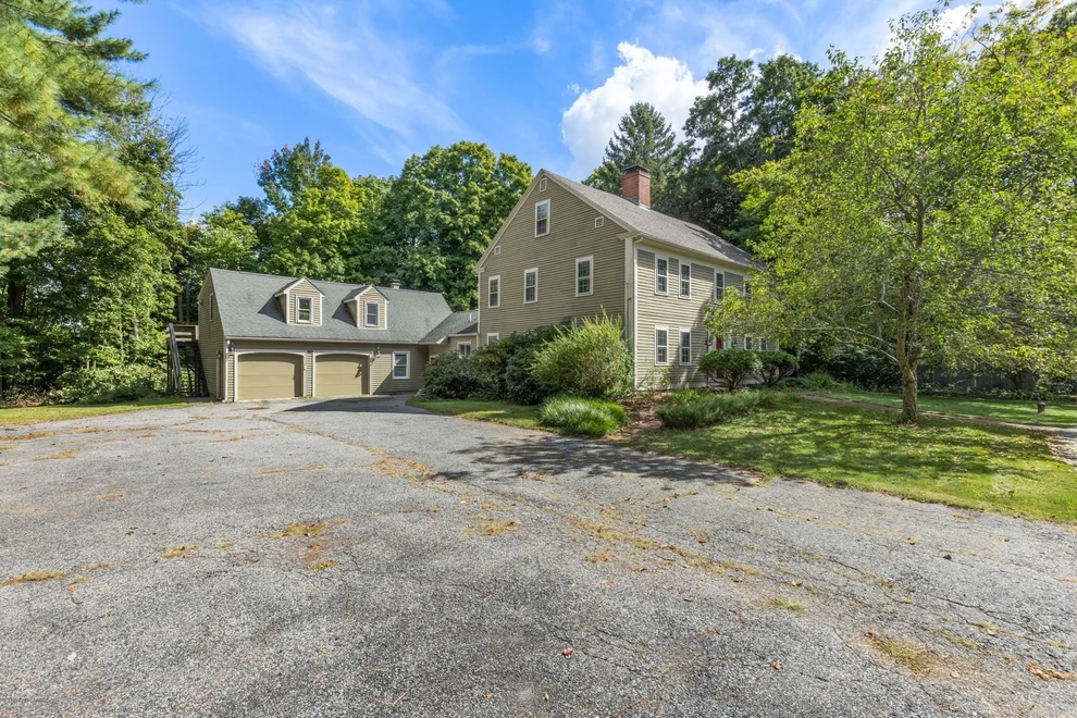 Unit for sale at 609 Oxford St  S, Auburn, MA 01501