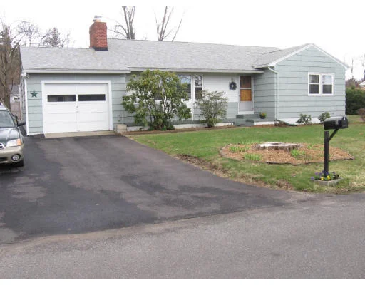 Unit for sale at 8 E Maple St, Easthampton, MA 01027