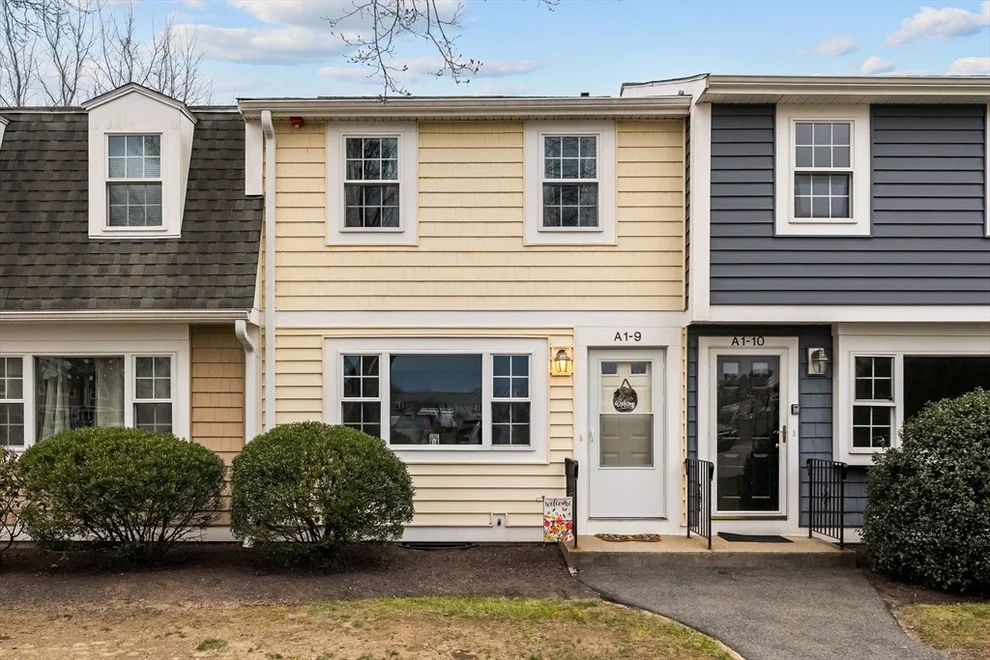 Unit for sale at 9 Lydon Ln, Halifax, MA 02338