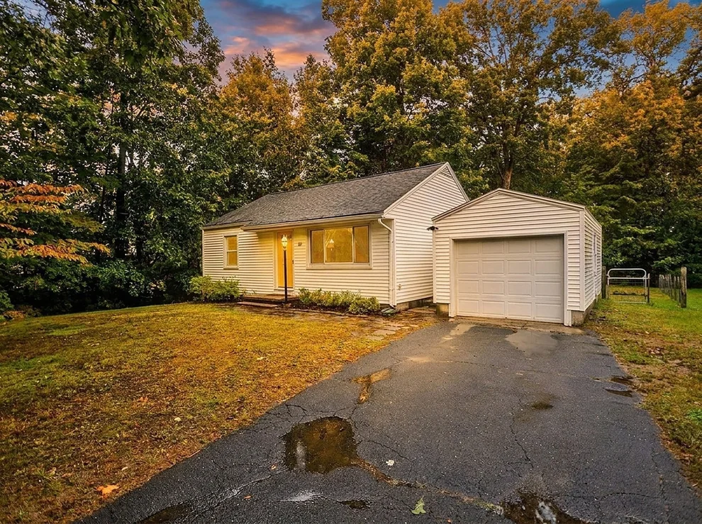 Unit for sale at 27 E Green St, Easthampton, MA 01027