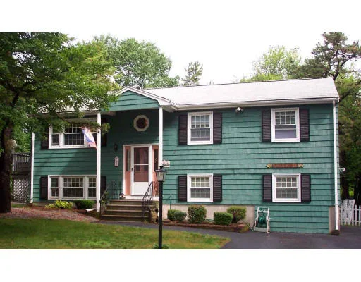 Unit for sale at 5 Midland Ave, Franklin, MA 02038