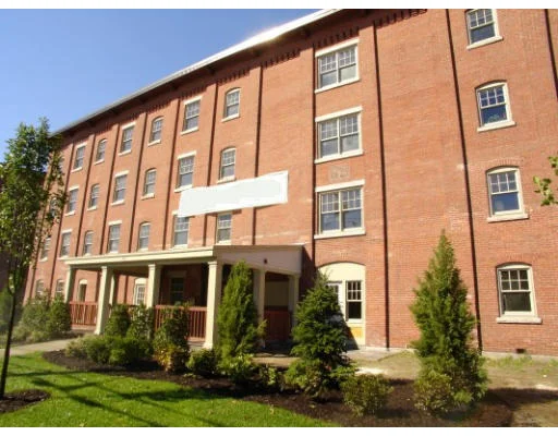Unit for sale at 540 Main Street, Clinton, MA 01510
