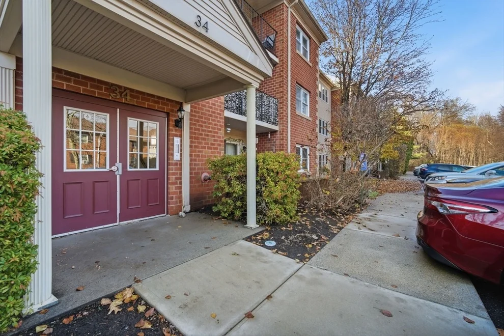 Unit for sale at 34 Maple Crest Cir, Holyoke, MA 01040