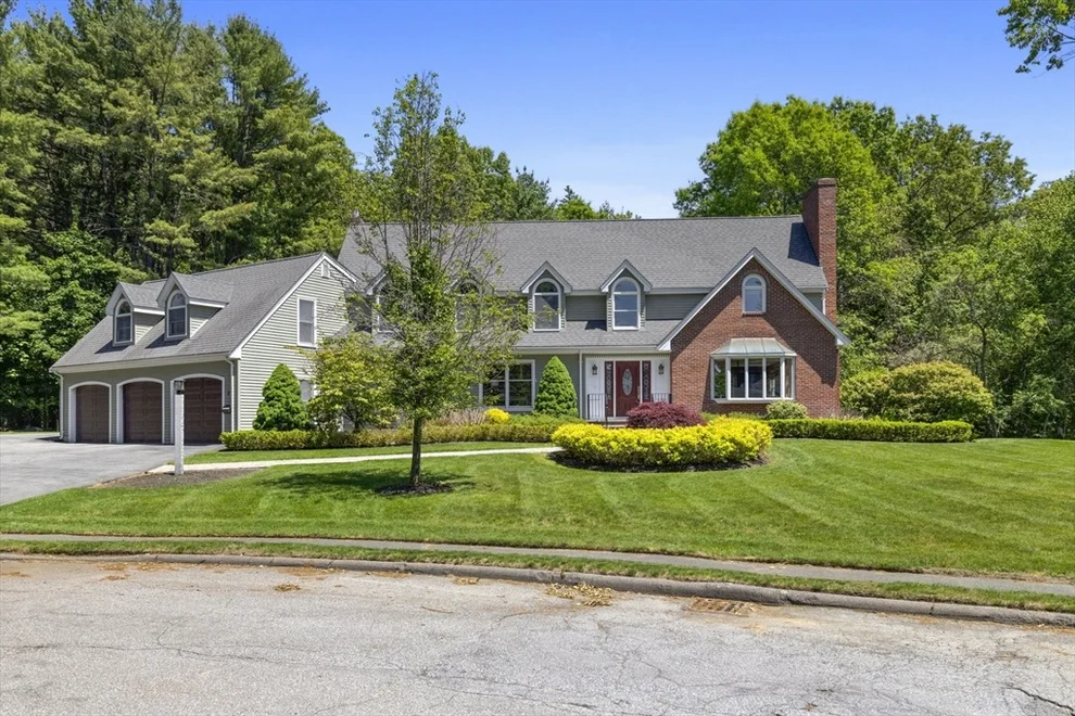 Unit for sale at 3 Russell Rd, Lynnfield, MA 01940