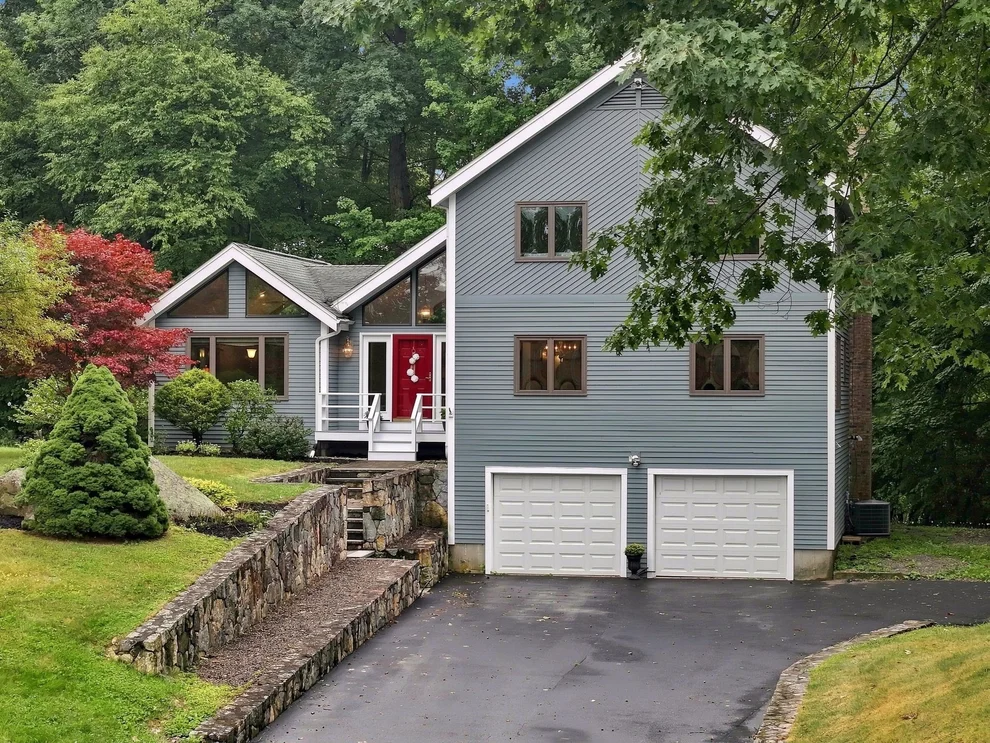 Unit for sale at 1 Utica Dr, Hudson, MA 01749