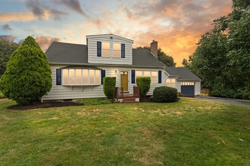 Unit for sale at 8 Meridian Rd, Wenham, MA 01984