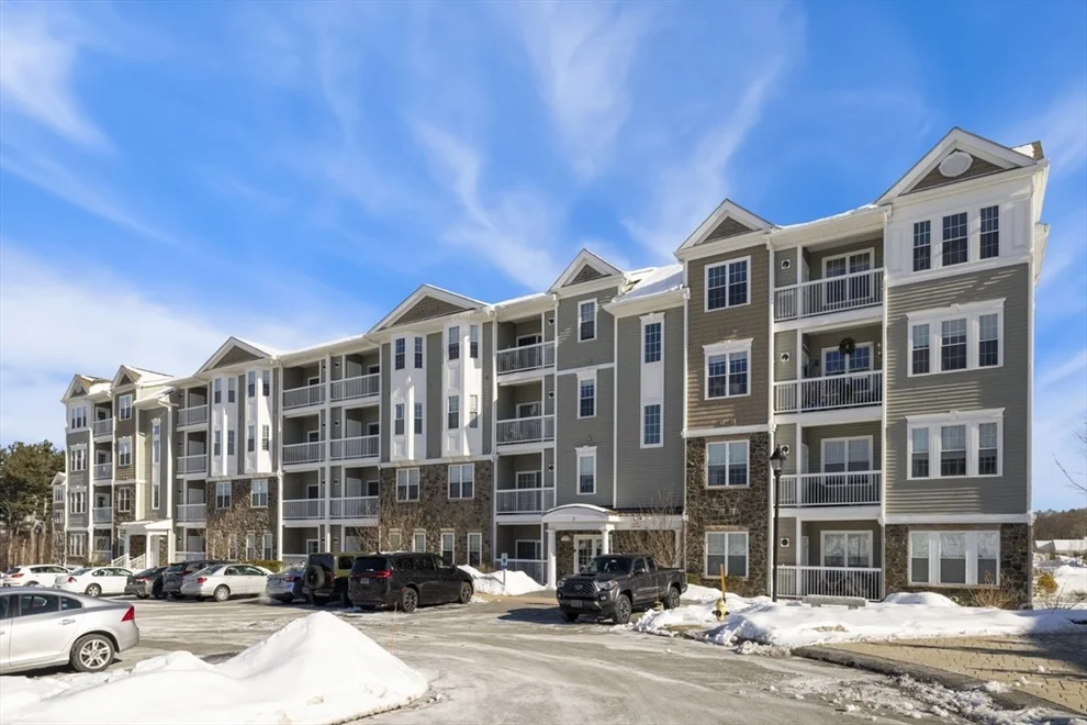 Unit for sale at 1 Francis Dr, Andover, MA 01810