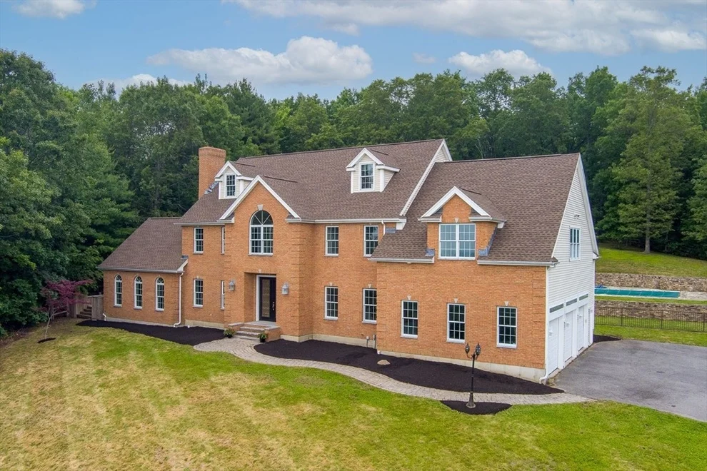 Unit for sale at 17 Arrowhead Lane, Westborough, MA 01581