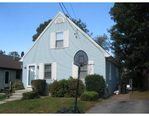 Unit for sale at 15 Morning Glory Rd, Cumberland, RI 02864
