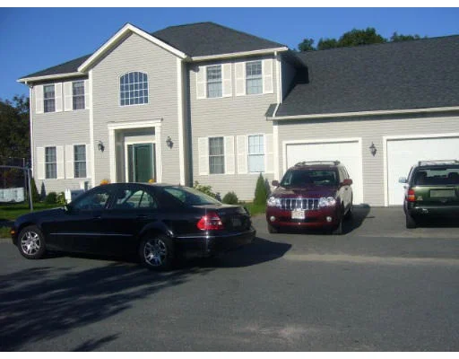 Unit for sale at 13 Birch Pond Drive, Saugus, MA 01906