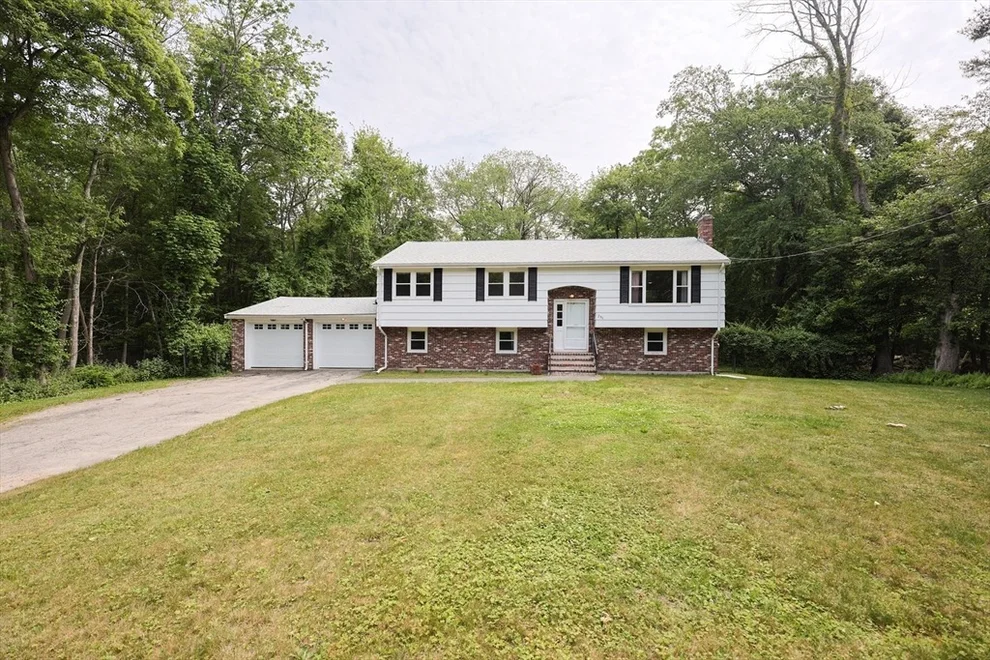 Unit for sale at 286 Mountain St, Sharon, MA 02067
