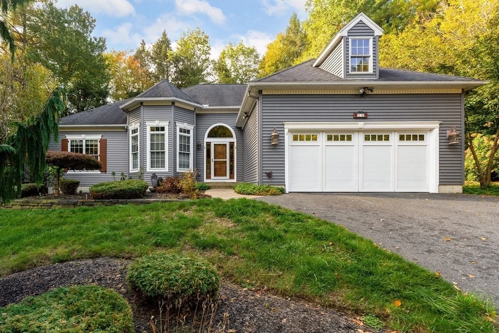 Unit for sale at 10 Golden Cir, Southampton, MA 01073