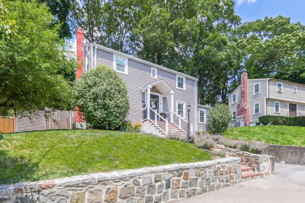 Unit for sale at 163 Reservoir Rd, Quincy, MA 02170