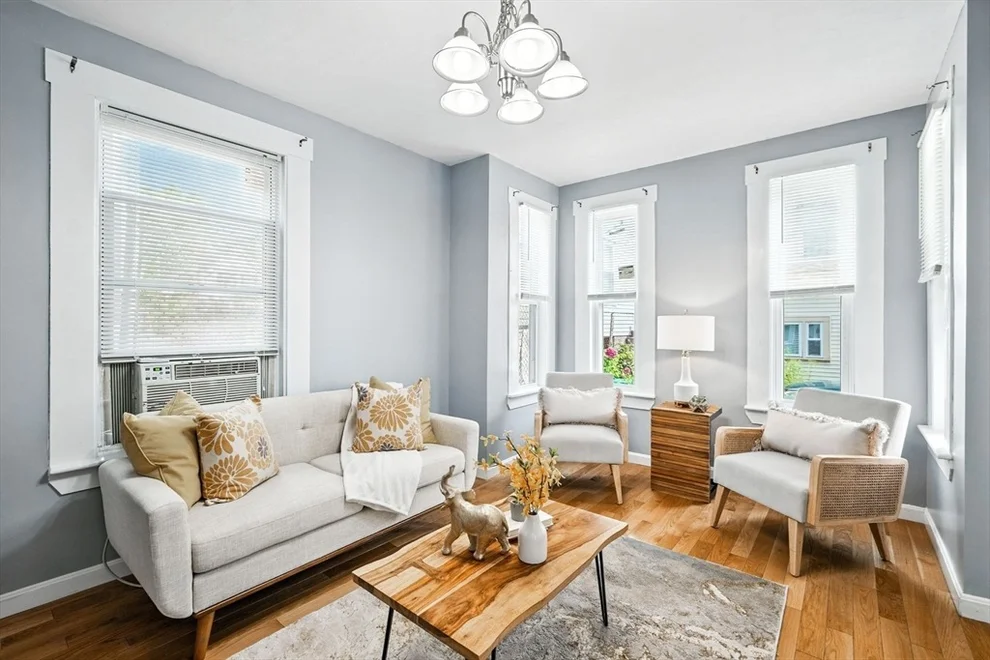 Unit for sale at 6 Williams Pl, Lynn, MA 01902