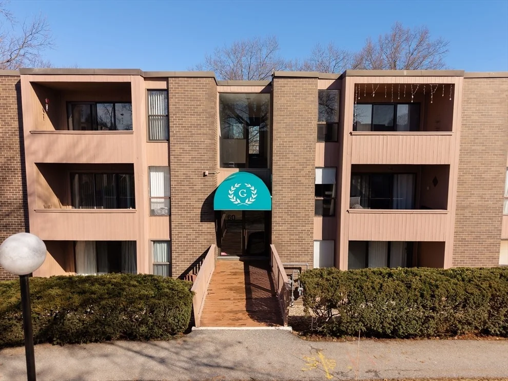 Unit for sale at 60 Shrewsbury Green Dr, Shrewsbury, MA 01545