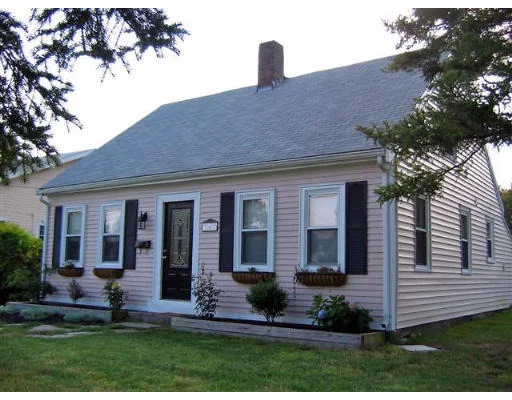 Unit for sale at 367 Pond St, Weymouth, MA 02190