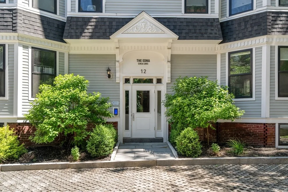 Unit for sale at 12 Arnold Circle, Cambridge, MA 02139