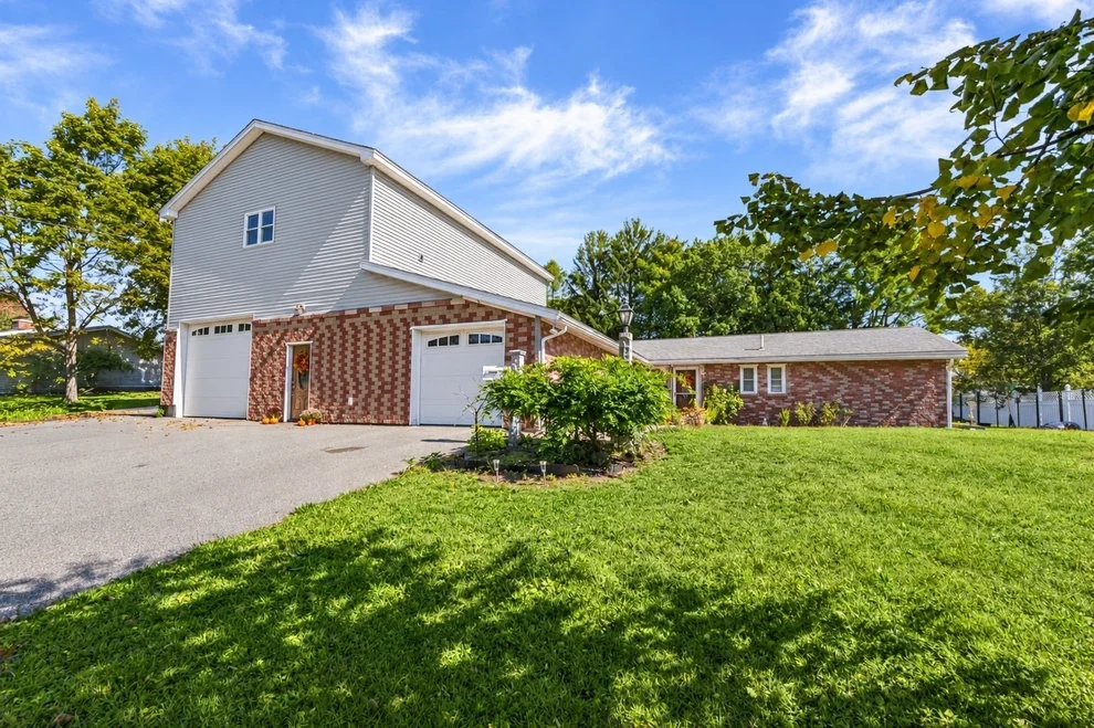 Unit for sale at 7 Lisa Road, Peabody, MA 01960