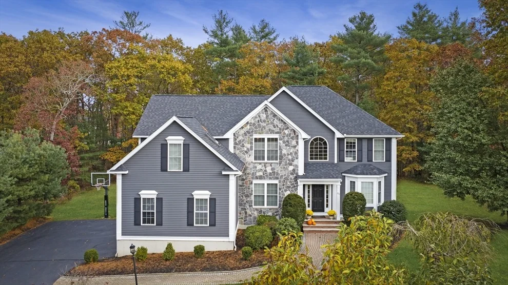 Unit for sale at 239 Webster Woods Ln, North Andover, MA 01845