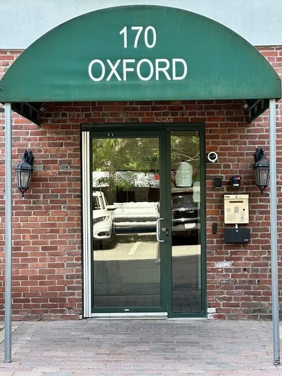 Unit for sale at 170 Oxford St, Lynn, MA 01901