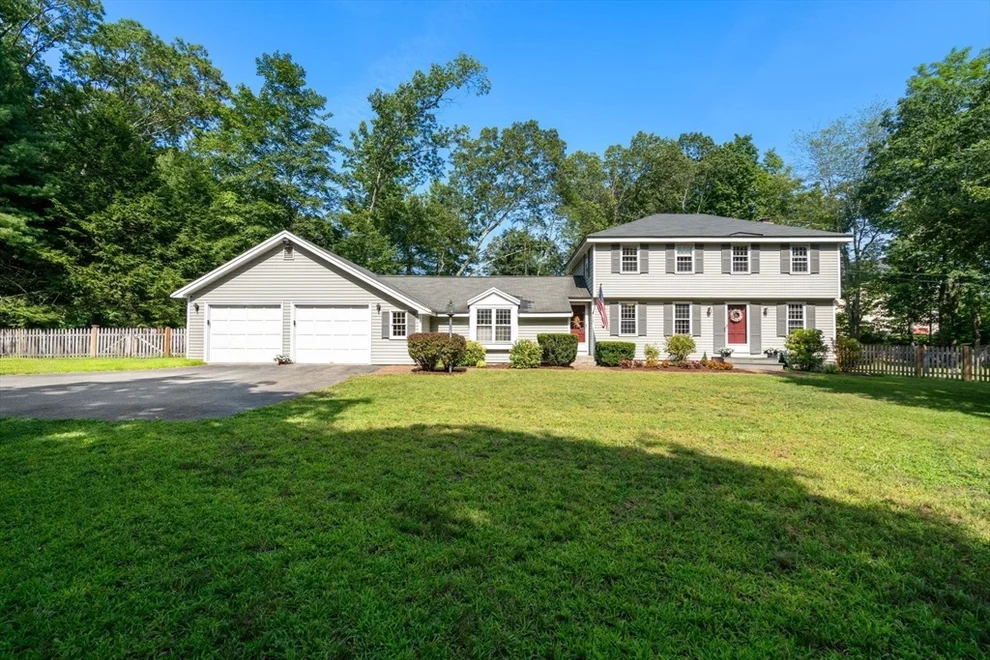 Unit for sale at 4 Willard Grant Rd, Sudbury, MA 01776