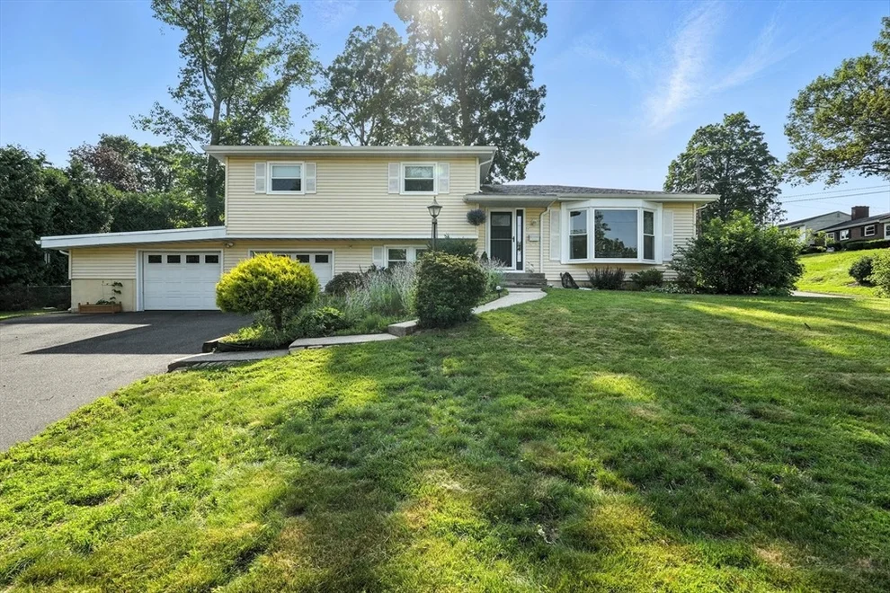 Unit for sale at 6 Mount Tom Ave, Holyoke, MA 01040