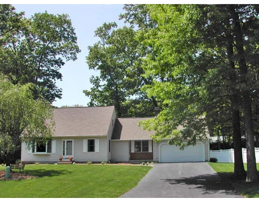 Unit for sale at 10 Bunker Circle, East Longmeadow, MA 01028