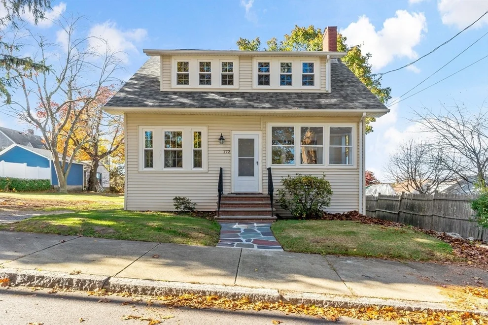 Unit for sale at 172 Gibbs St, Fall River, MA 02720