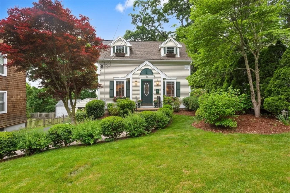Unit for sale at 39 Park Avenue, Wellesley, MA 02481