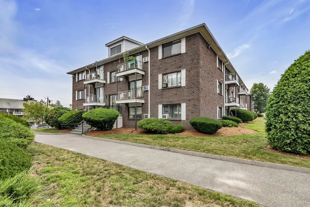 Unit for sale at 262 E Haverhill St, Lawrence, MA 01841