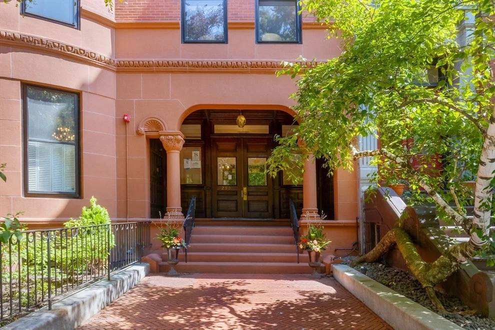 Unit for sale at 290 Commonwealth Ave, Boston, MA 02115